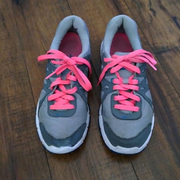 Nike - Revolution 2 Running Shoes - Picture 3 of 6